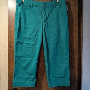 St. John's Bay Teal Capris